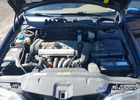 2000 Volvo V70 Se from USA, damaged, VIN YV1LW61J9Y2649196